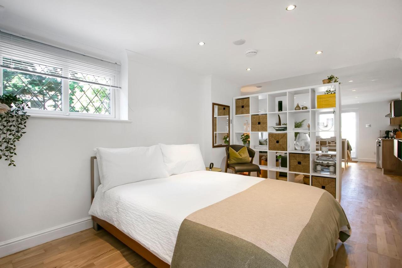 The Annex - Unparalleled Beach Front Luxury Accommodation - Private South West Facing Patio Area - Pet Friendly - Sky - Netflix - Super Fast Wi-Fi - Stones Throw To The Beach Bournemouth Exteriér fotografie
