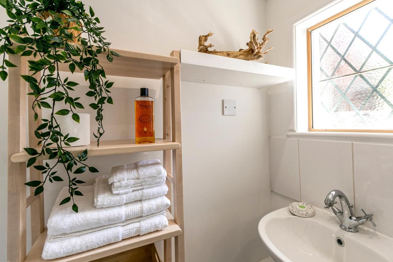 The Annex - Unparalleled Beach Front Luxury Accommodation - Private South West Facing Patio Area - Pet Friendly - Sky - Netflix - Super Fast Wi-Fi - Stones Throw To The Beach Bournemouth Exteriér fotografie